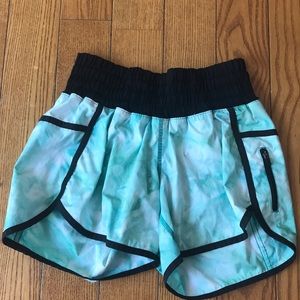 Lululemon Tracker Short V 4”